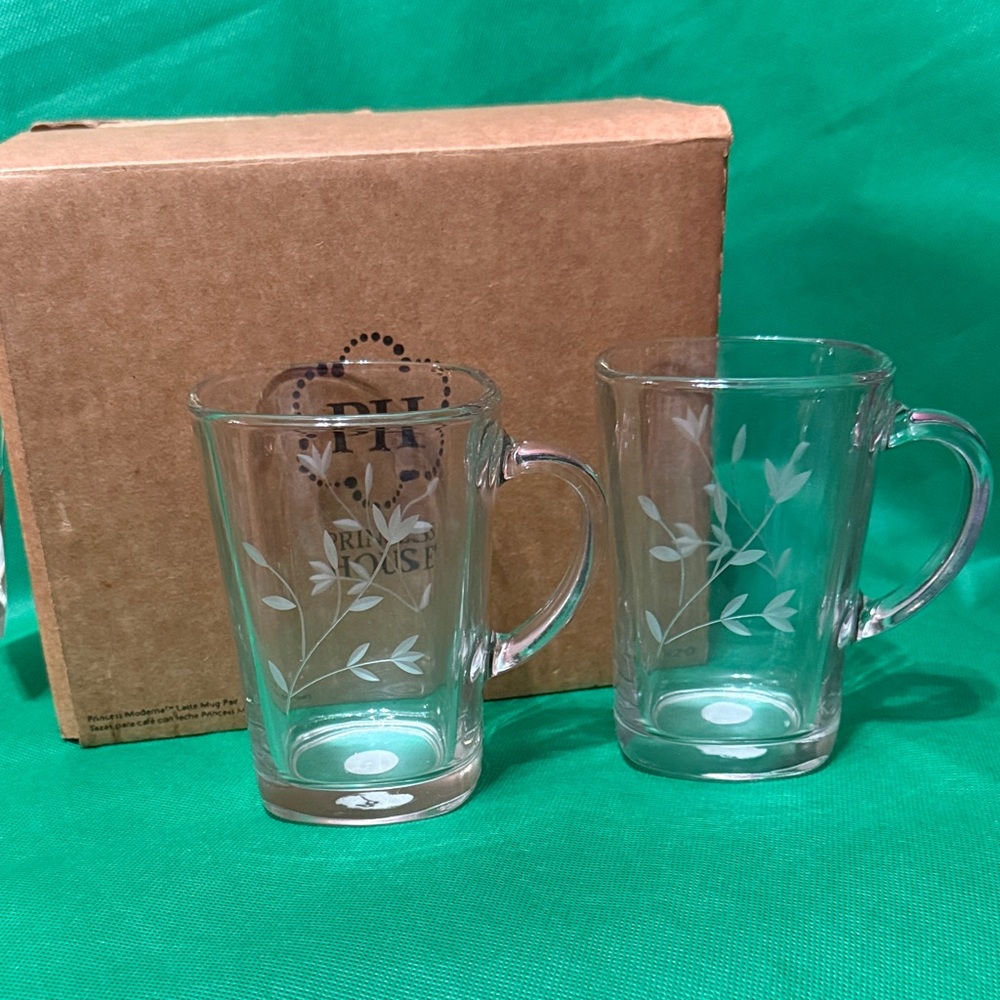 Brand New Princess House Glass Mug Set with Leaf Design